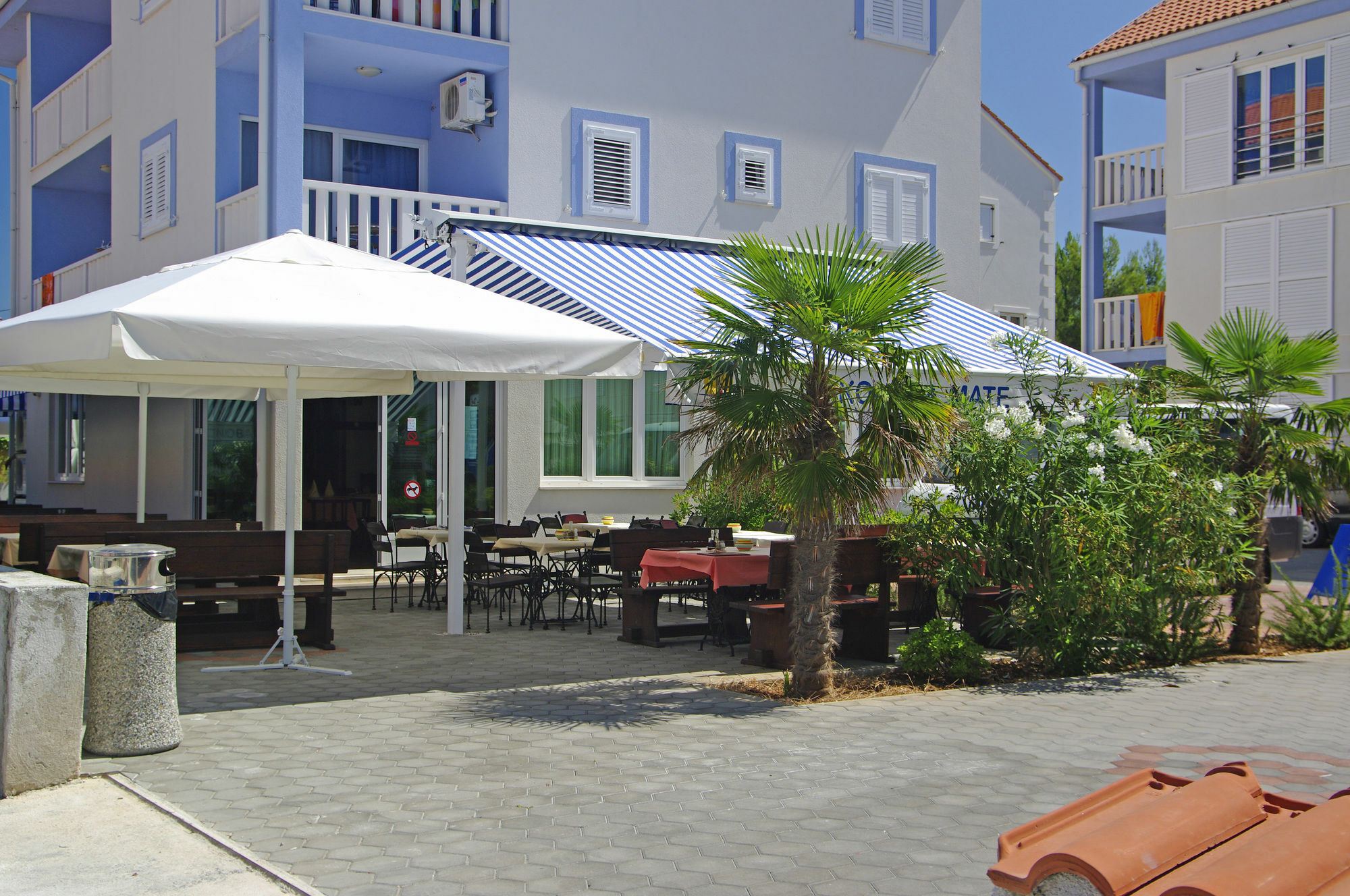Aparthotel Marina Gromela Mirce Екстериор снимка